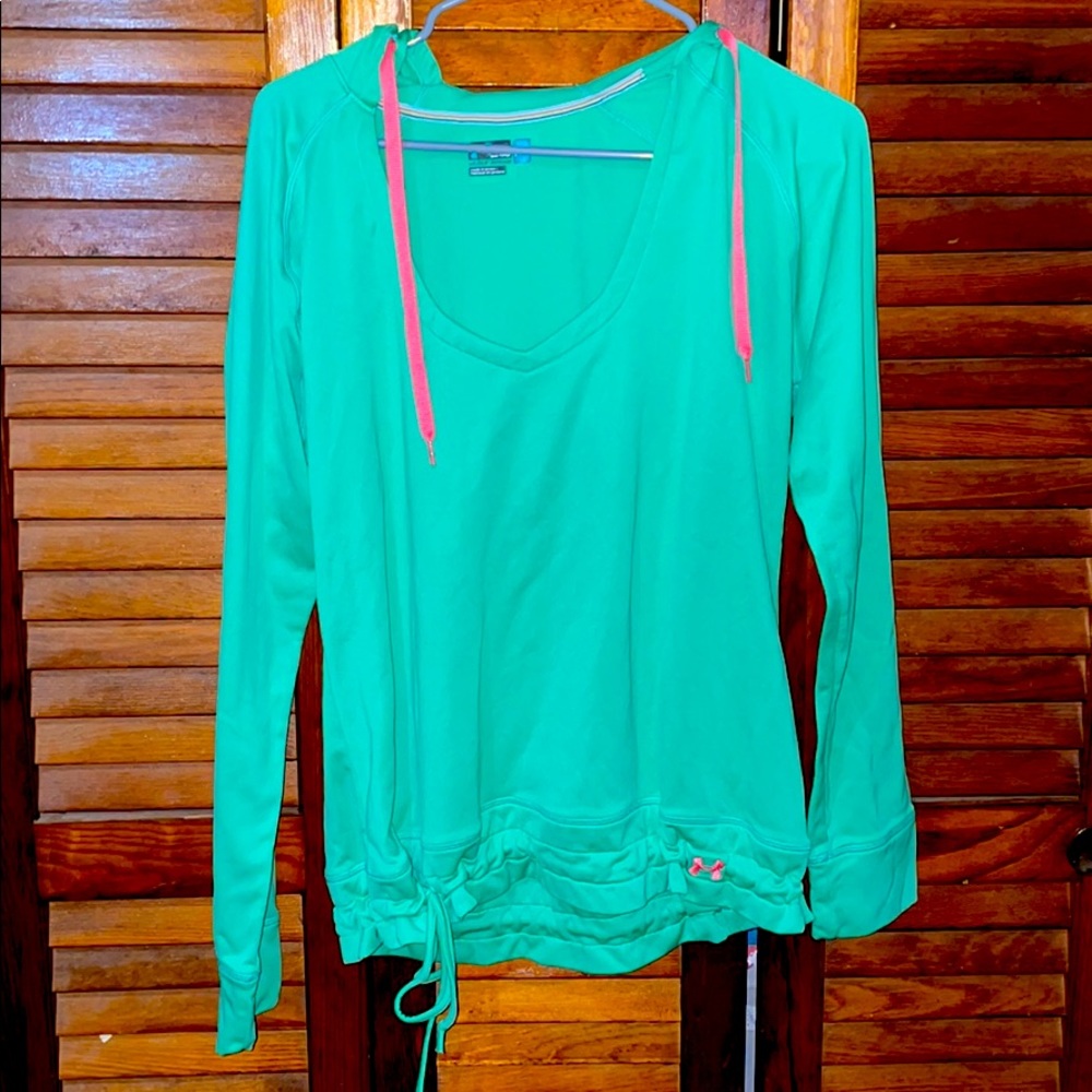 Under armour sweatshirt